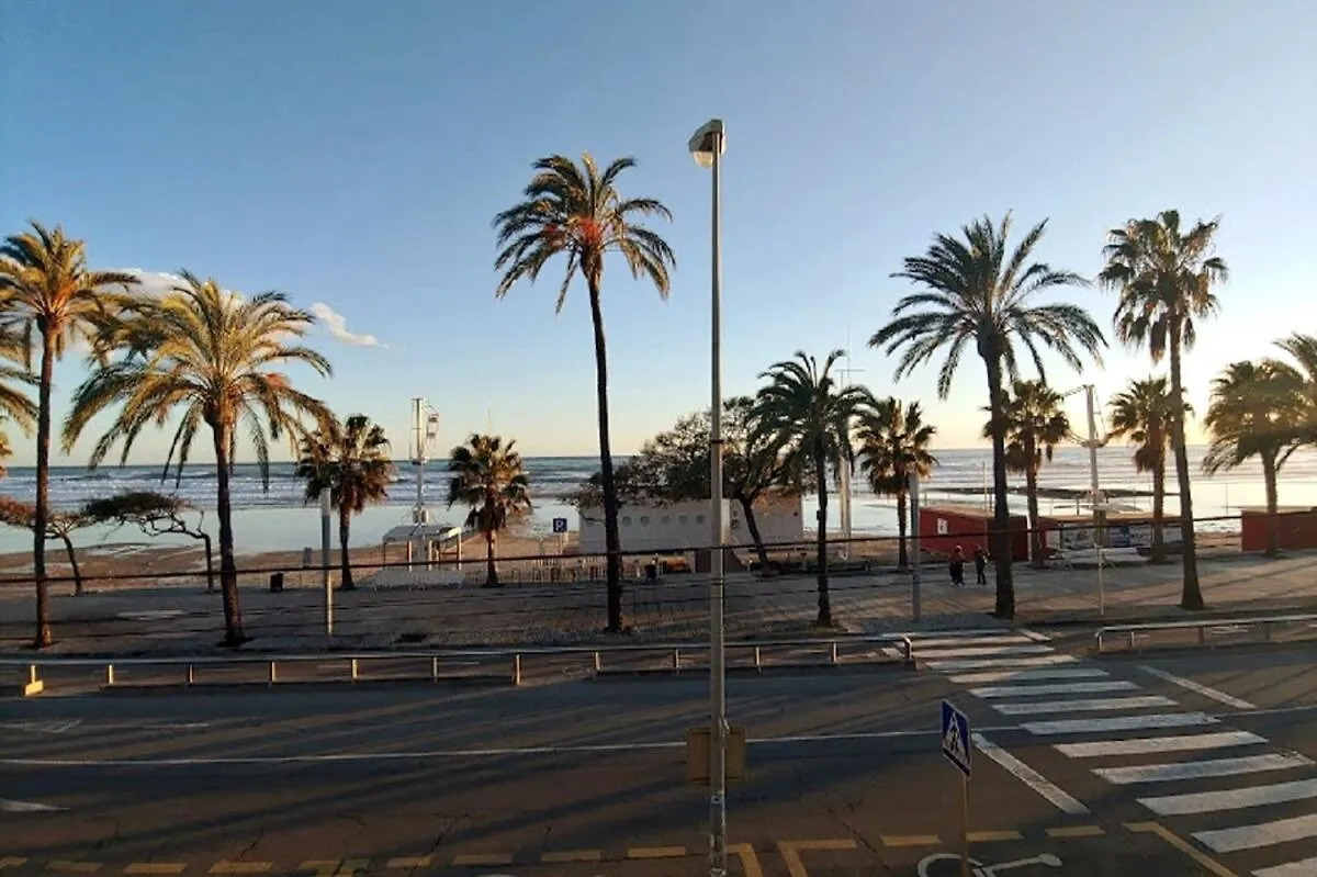 Apartamento Primera Linea Con Vistas Y A-C 坎布里尔斯 公寓